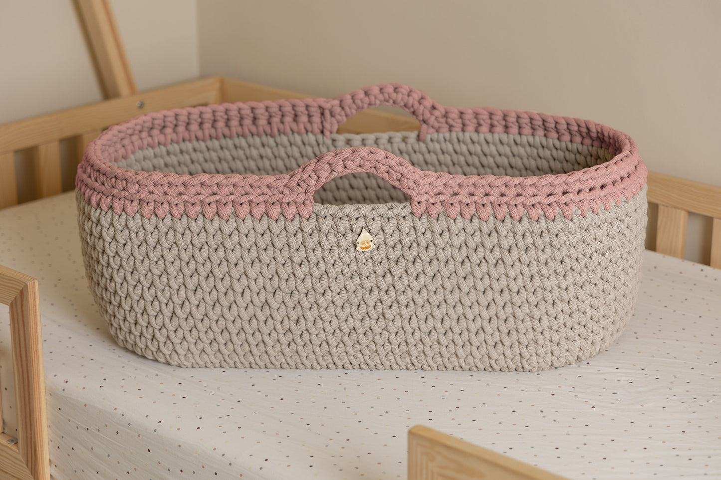 Culla artigianale Made in Italy uncinetto beige e rosa
