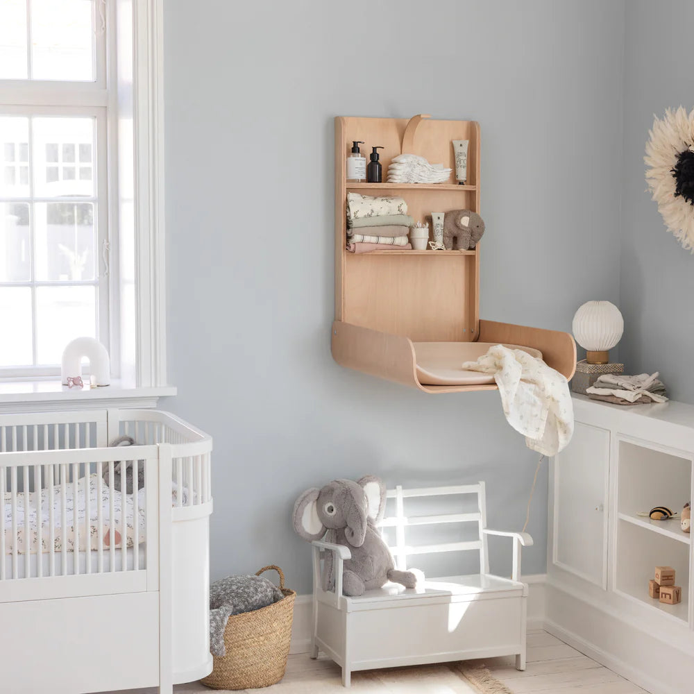 Fasciatoio a parete bianco salvaspazio Sebra con ripiani integrati, ideale per piccoli ambienti come bagno o cameretta