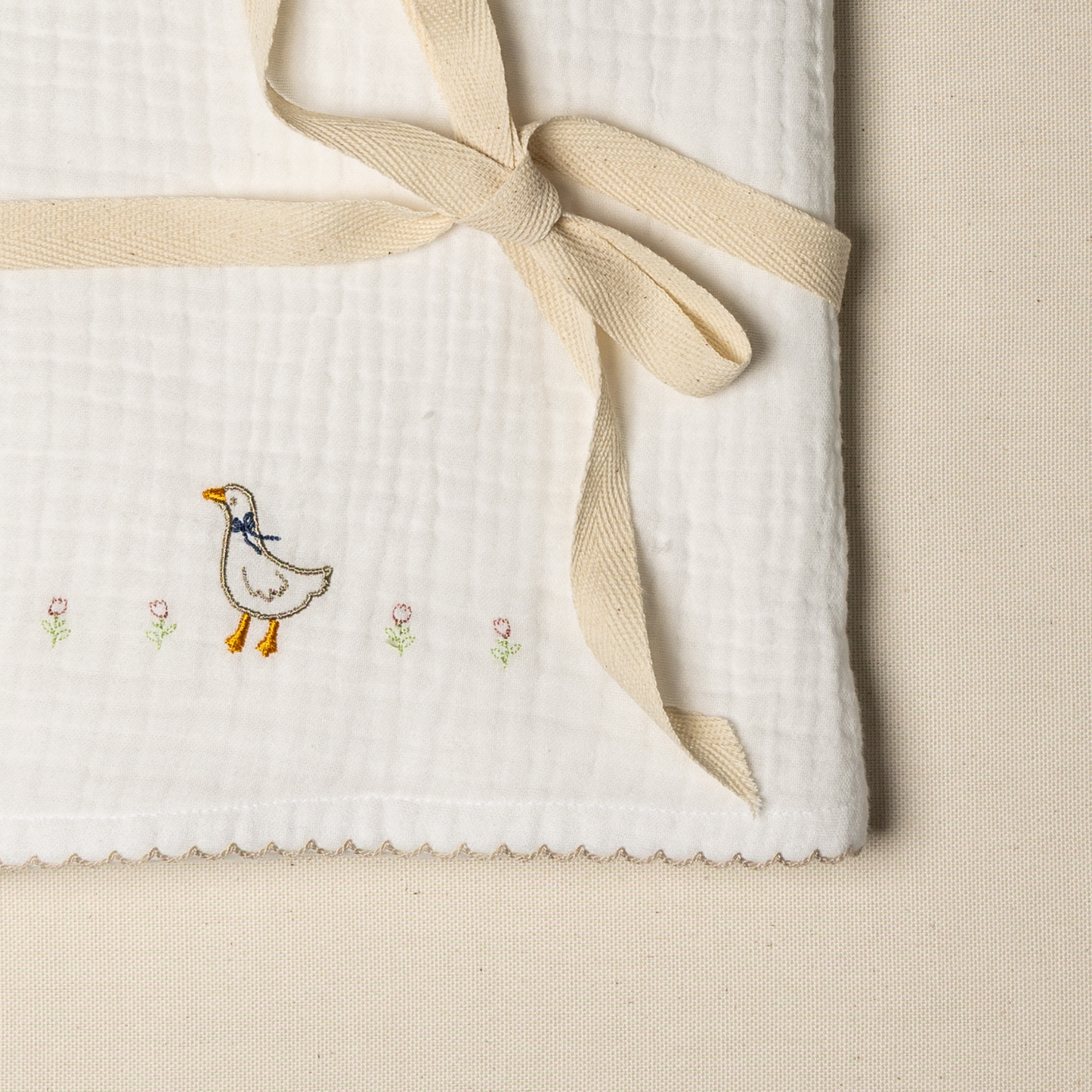 Lenzuola con ricamo per culla neonato E navicella