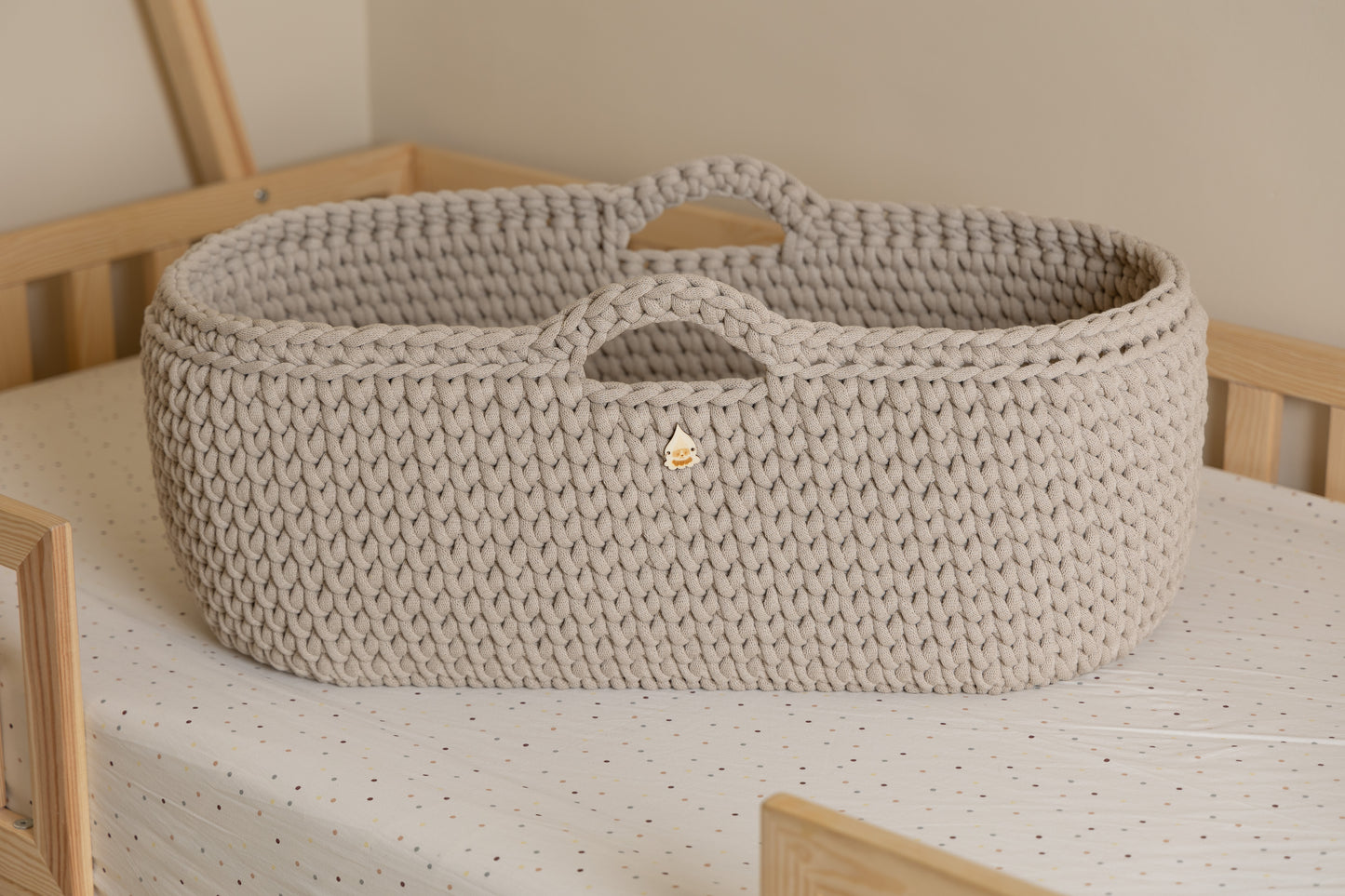 Culla neonato in colore beige, culla mosè