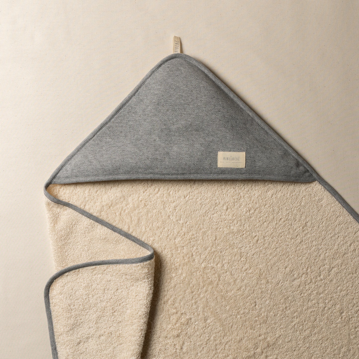 Asciugamano in cotone organico per neonato Beige e grigio
