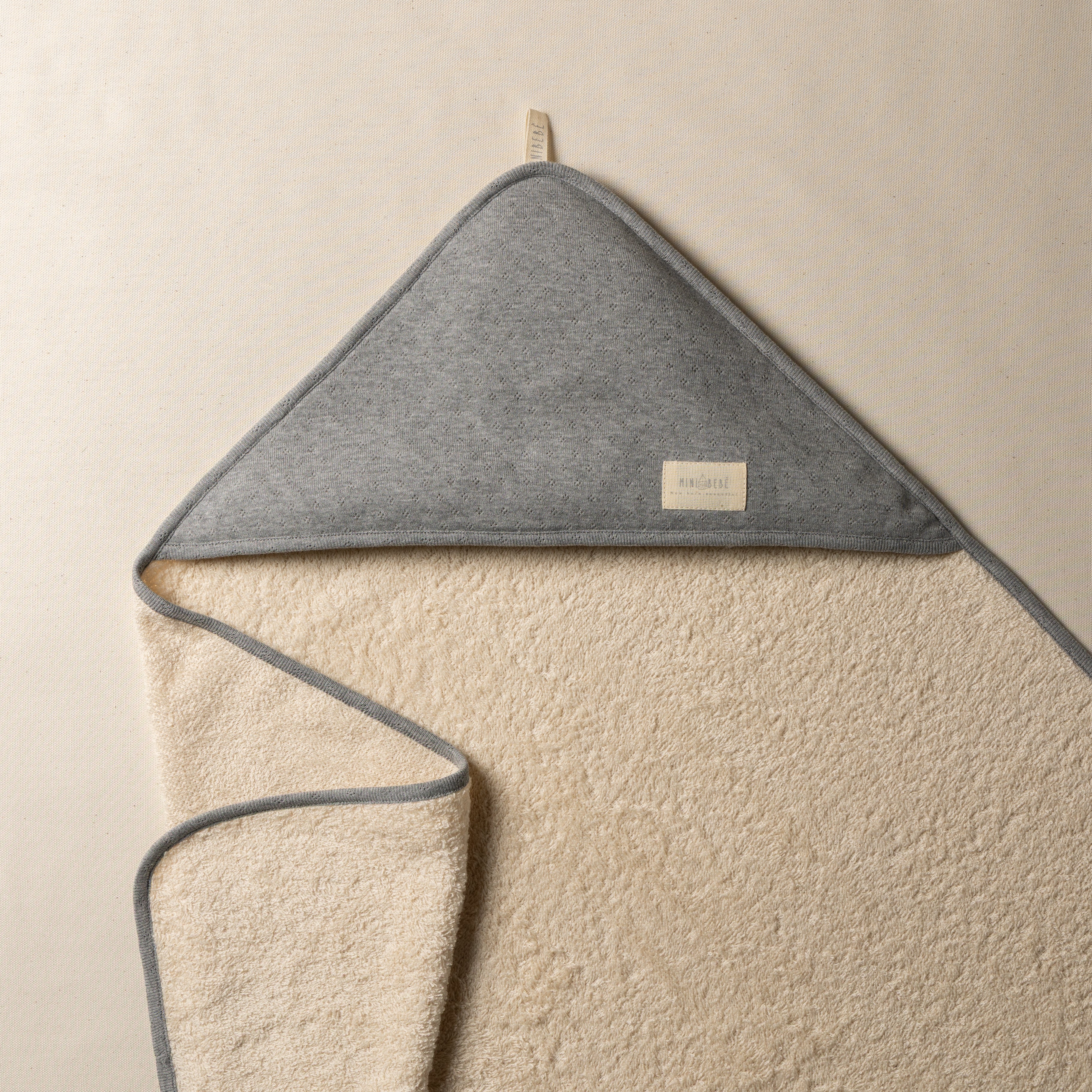 Asciugamano in cotone organico per neonato Beige e grigio
