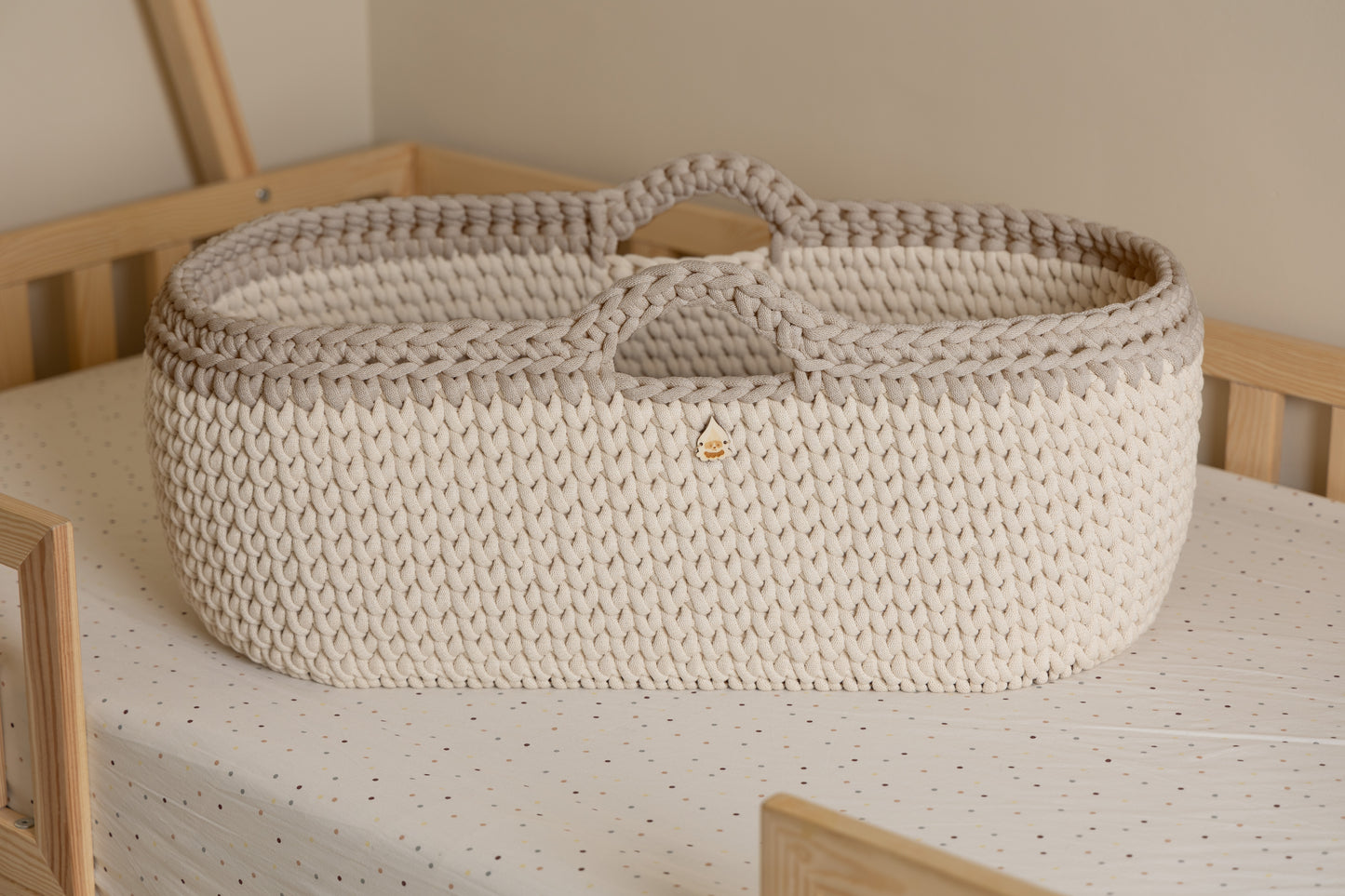 Culla uncinetto avorio e beige fatta a mano