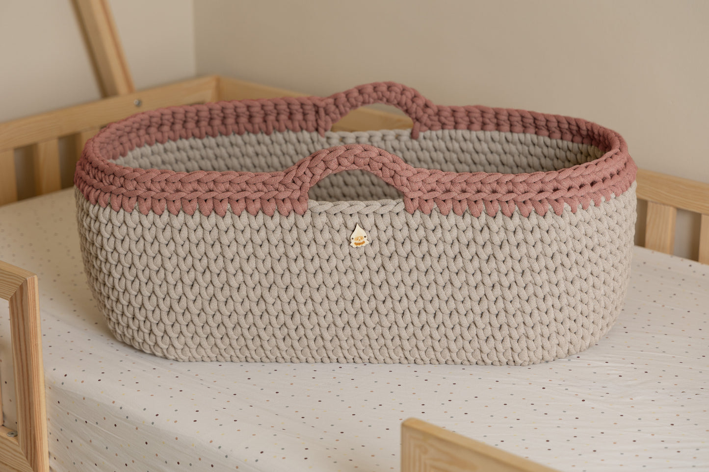 Culla uncinetto beige e rosa ballerina fatta a mano