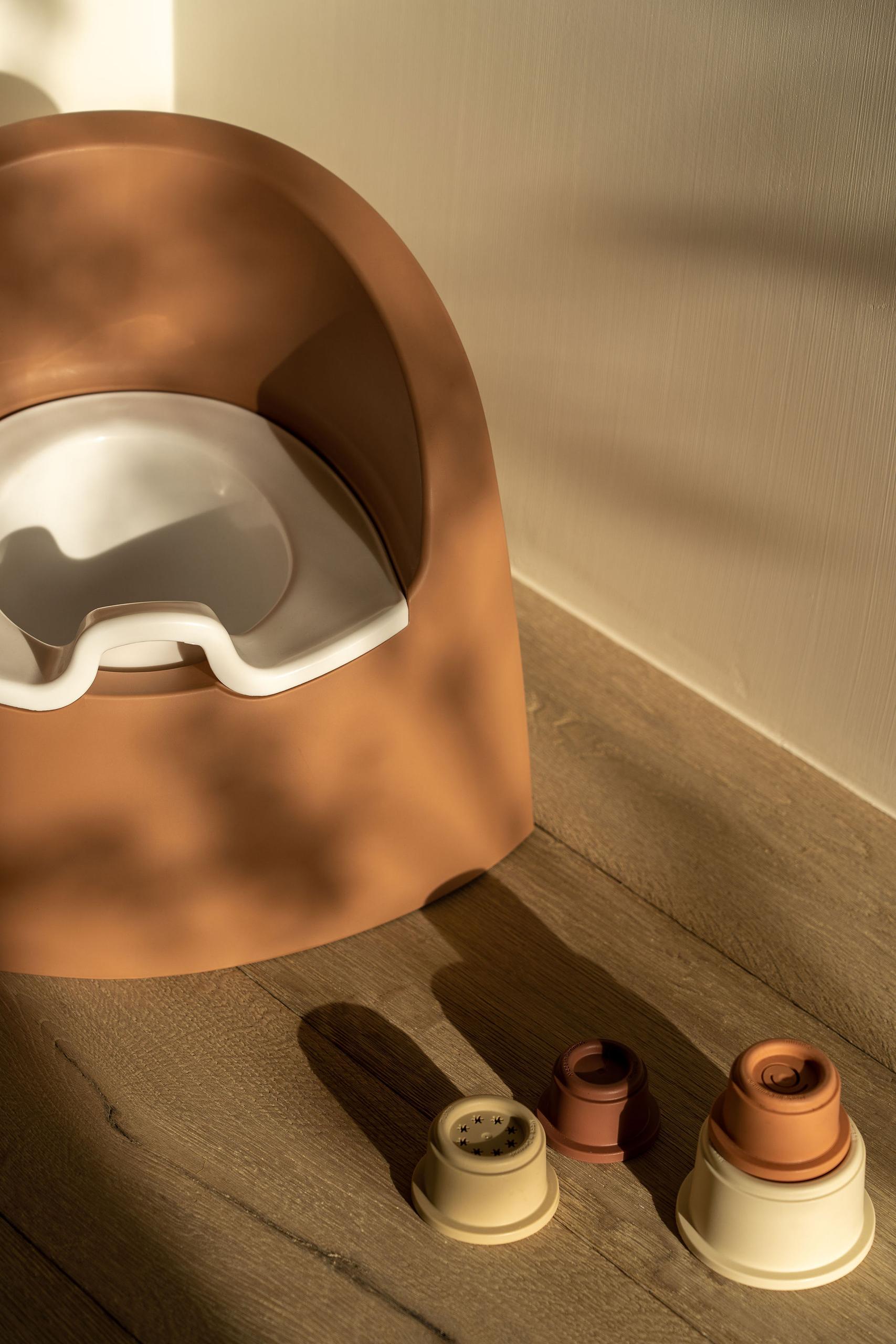 Dettaglio vasino per bambini facile da pulire con contenitore interno removibile